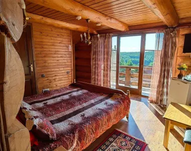 RATE Pensiune 12 cam Superba*** malul Lac Mocearu piscina ,16277mp - foto 13