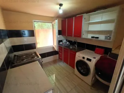 CASA NOUA 2 corpuri  Teren 300 mp, zona Chercea - foto 3