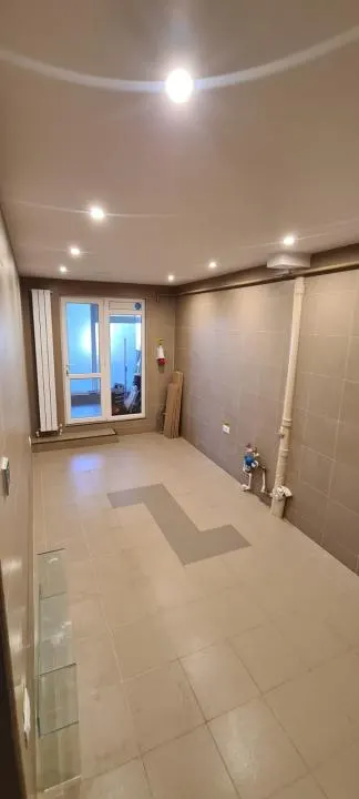 TOTUL NOU! Spatiu comercial, Calea Galati, balcon cu vitrina, SPATIOS! - foto 13