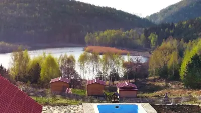 RATE Pensiune Superba*** 12 cam malul Lac Mocearu piscina - Chiliile
