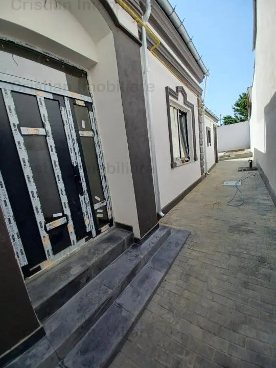 Casa RENOVATA INTEGRAL  Centru, CARAMIDA - foto 1