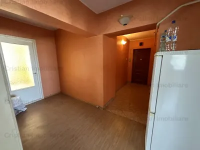 3 camere, Confort 1 Decomandat, etaj intermediar in bloc cu lift, Viziru 3 - foto 7