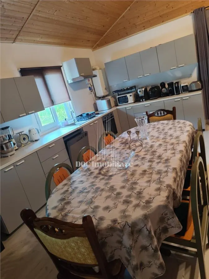 Casa individuala mobilata de vanzare 3 camere 74mp I Terasa acoperita I Baraitaru - foto 3