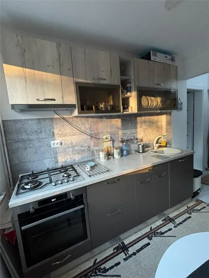 Apartament 2 camere , etaj 2, Piata Mare, mobilat utilat. totul nou - foto 15