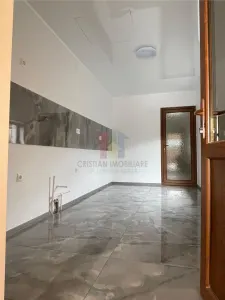 Casa Frumoasa Super Pret Renovata zona Piata Saraca  -Scoala 18 - foto 5