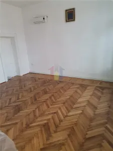 Casa Demisol si parter, 4 camere, ULTRACENTRAL - foto 2