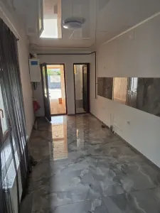 Casă complet renovată, Islaz, 2 camere cu suprafața totală de 137 mp, din care 67 mp construiți, - Braila