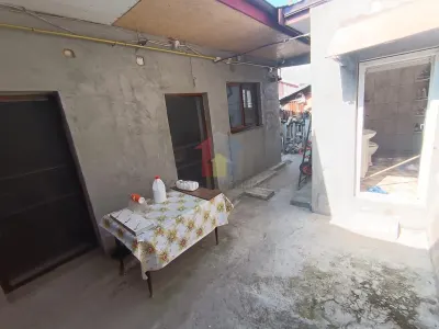 Casa Chercea, doua corpuri cladire, 3 camere, suprafata 256 mp - foto 11