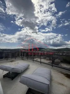 De vanzare apartament tip penthouse,   premium, 2 nivele . Strada Somesului din Floresti - foto 2