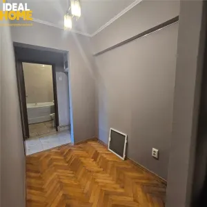Apartament 3 camere Piata unirii -banca transilvania - Iasi