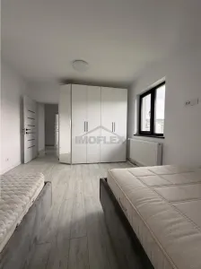 Apartament de vanzare - La Stejari - mobilat partial - foto 2