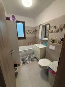 Vand apartament cu 2 camere+curte - foto 4