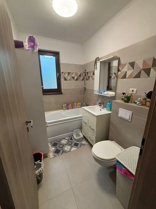 Vand apartament cu 2 camere+curte - foto 4