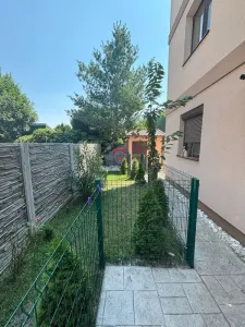 Vand apartament cu 2 camere+curte - foto 6