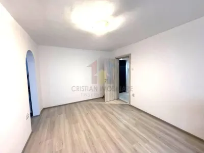RENOVAT! AP 2 camere, Viziru 3, Etaj 2, Confort 2 - 38 mp - Braila