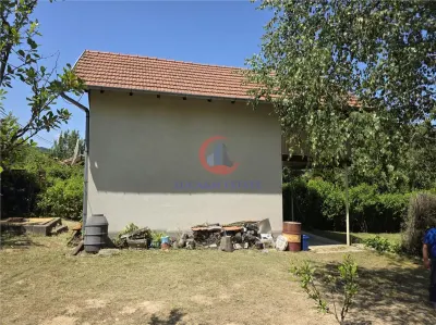Cabana cu 2 dormitoare la Lacul Surduc – P+M, teren 445 mp, 2 terase, zon? verde superb?. - foto 8