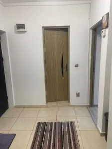 TITLU: APARTAMENT 2 CAMERE MOBILAT ȘI UTILAT | ZONA BACIU | PARCARE INCLUSĂ - foto 3