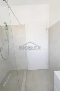 Casa modera cu 3 dormitoare - foto 3