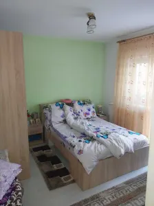 Apartament 2 camere Racadau parter,bloc vila,131000 Euro - foto 3