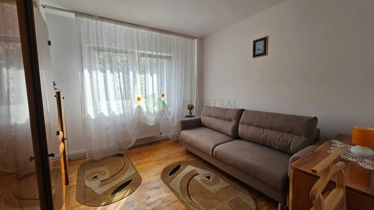 Apartament 3 camere  zona Judetean,  decomandat , mobilat-utilat,500 Euro - foto 3