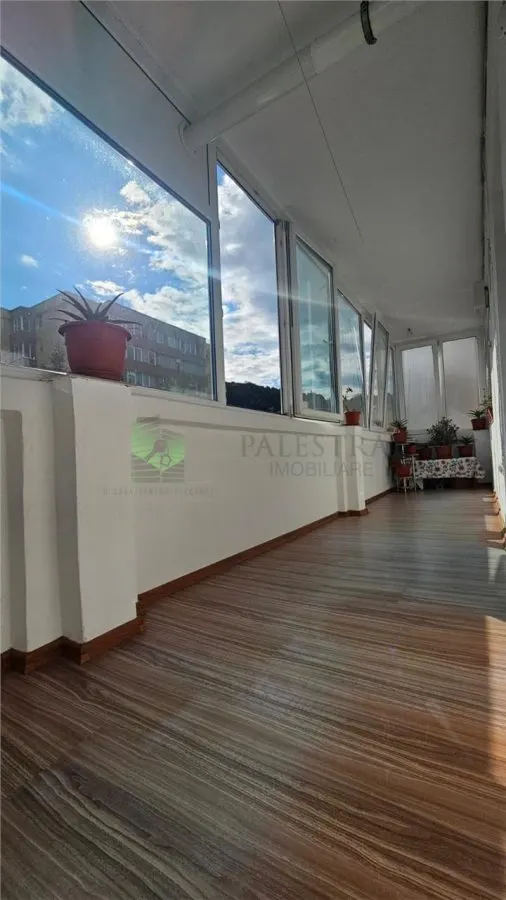Apartament 3 camere  zona Judetean,  decomandat , mobilat-utilat,500 Euro - foto 4