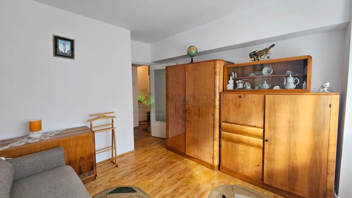 Apartament 3 camere  zona Judetean,  decomandat , mobilat-utilat,500 Euro - foto 8