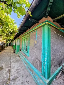 Teren 246 mp casa batraneasca, zona spital Judetean - Buzaului Radu Negru - foto 2