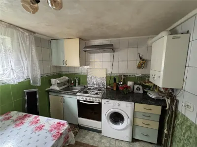 CASA ÎN LECHINTA - foto 8