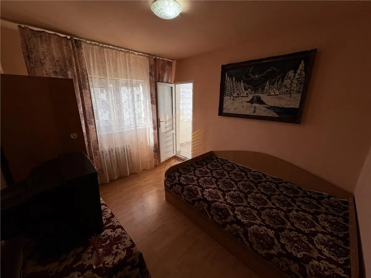 APARTAMENT 3 CAMERE | INTR VIOLETELOR - foto 5