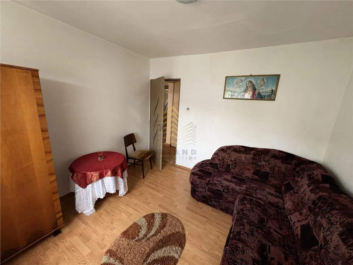 APARTAMENT 3 CAMERE | INTR VIOLETELOR - foto 9
