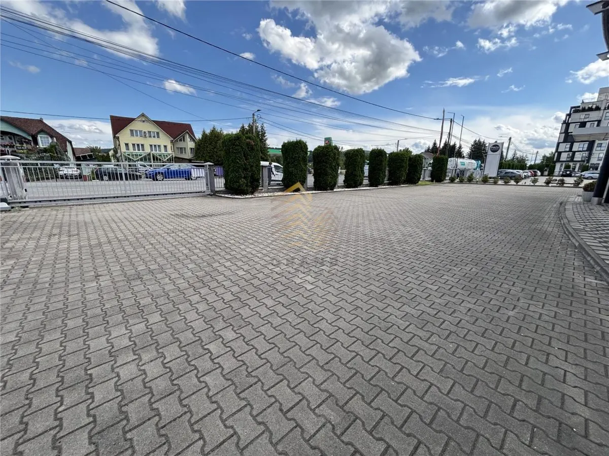 SE INCHIRIAZA SPATIU COMERCIAL - foto 2