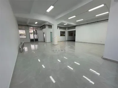 SE INCHIRIAZA SPATIU COMERCIAL - foto 6