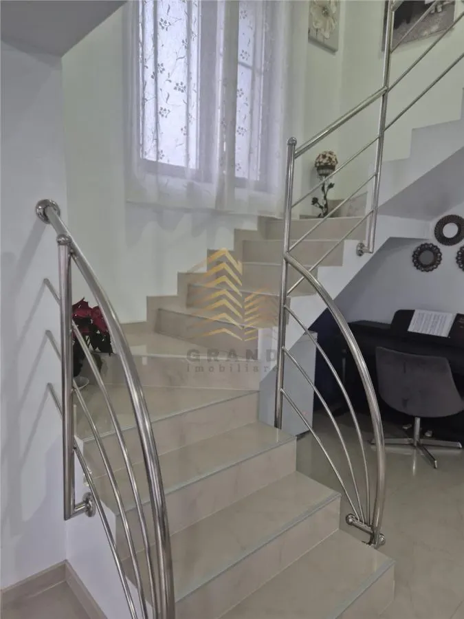 CASA DE VANZARE, P+1, VIISOARA - foto 10