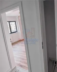 Apartament 3 camere renovat, 61 mp, etaj 8/10 – Splai Bahlui - foto 3