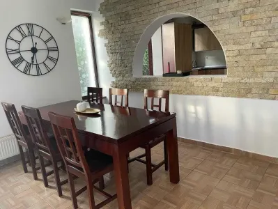 Casă 4 camere | 125 mp | Teren 750 mp | Complet mobilată și utilată - foto 2