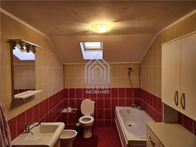 Suceava, casa deosebita in zona linistita. - foto 12