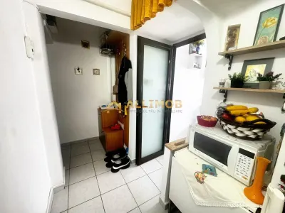 Apartament 2 Camere de vanzare in Vest Ploiesti – Centrala Proprie, Termopan, Etaj 3 | 51.900 Euro - foto 8