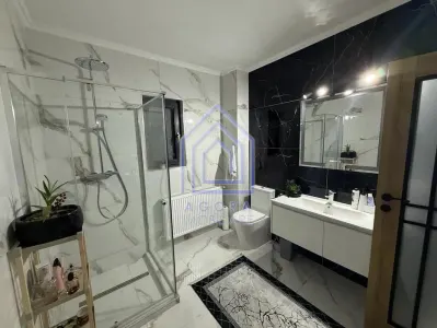 Casa de vanzare - 194 mp utili si 1000 mp teren - Burdujeni - foto 4