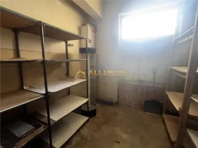 Spatiu comercial de 120 mp in Plopeni, zona cu vad . - foto 14