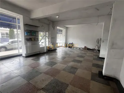 Spatiu comercial de 120 mp in Plopeni, zona cu vad . - foto 9
