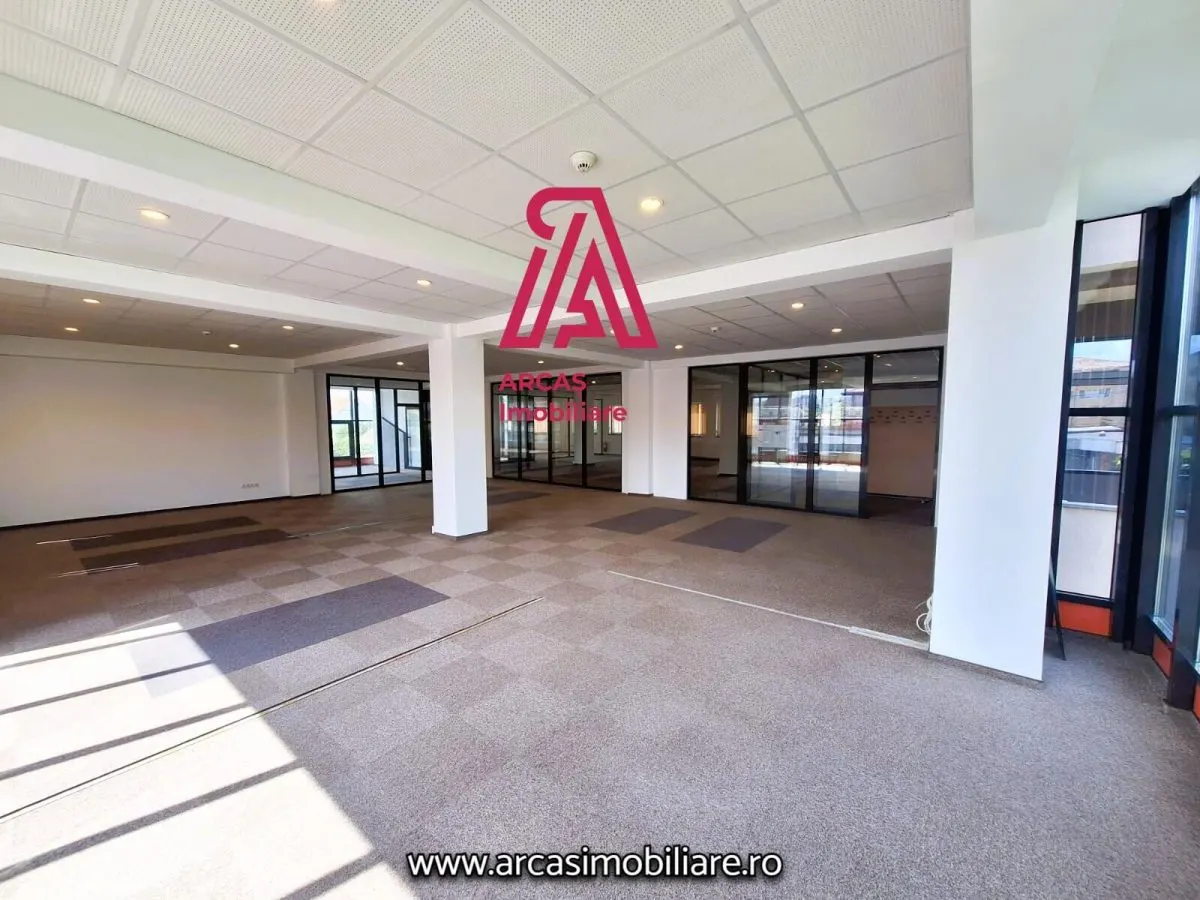 Spatiu de birouri de inchiriat 355 mp,terasa 244 mp Ultracentral ! - foto 1