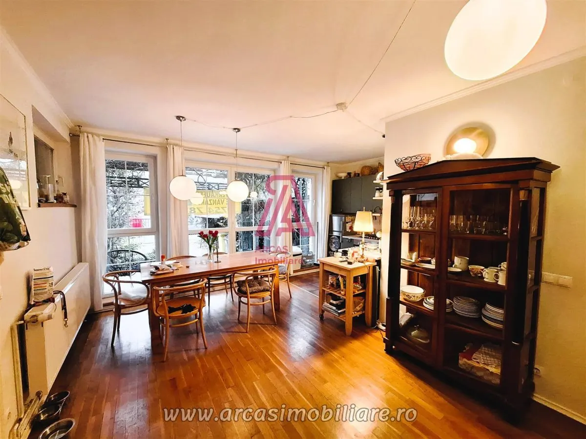 Casa de inchiriat 6 camere Parcul Sub Arini! - foto 4