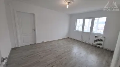 Apartament 3 camere,Et.2,Alexandru Zimbru, centrala,balcon inchis - Iasi