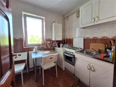 Apartament 3 camere semidecomandate etaj 3,Banca Nationala - foto 3