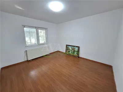 Apartament 3 camere decomandate, zona Nord-Bacau - foto 13
