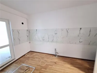 Apartament 3 camere decomandate, zona Nord-Bacau - foto 6