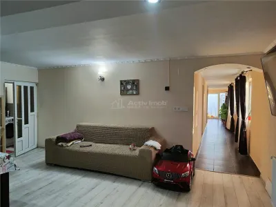 Casa moderna, recent renovata, situata in Lipanesti - foto 2