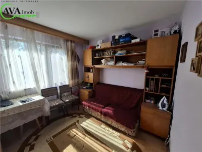 Apartament 3 semidecomandate | Etaj 3, zona Milcov - foto 2