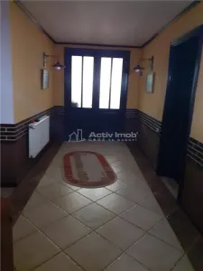 Casa eleganta, boiereasca,, compusa din 7 apartamente - Craiova