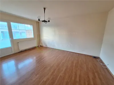 Apartament 3 decomandate, etaj 2, zona Milcov-Bacau - foto 7
